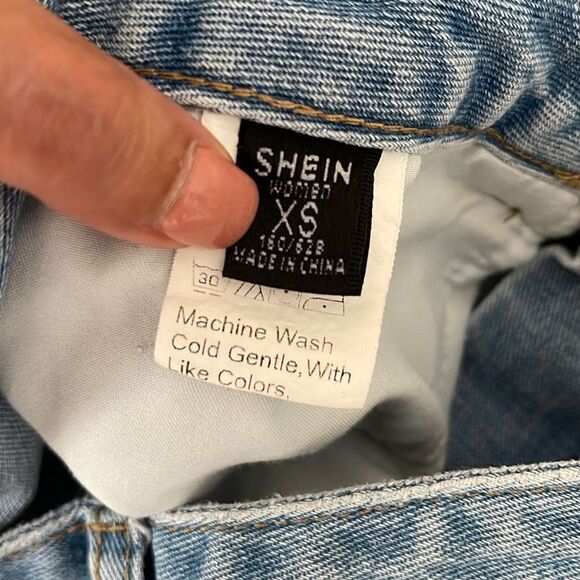 SHEIN High Waisted Denim Shorts with Frayed Hem Distressed Light Rinse Size XS - Picture 4 of 7